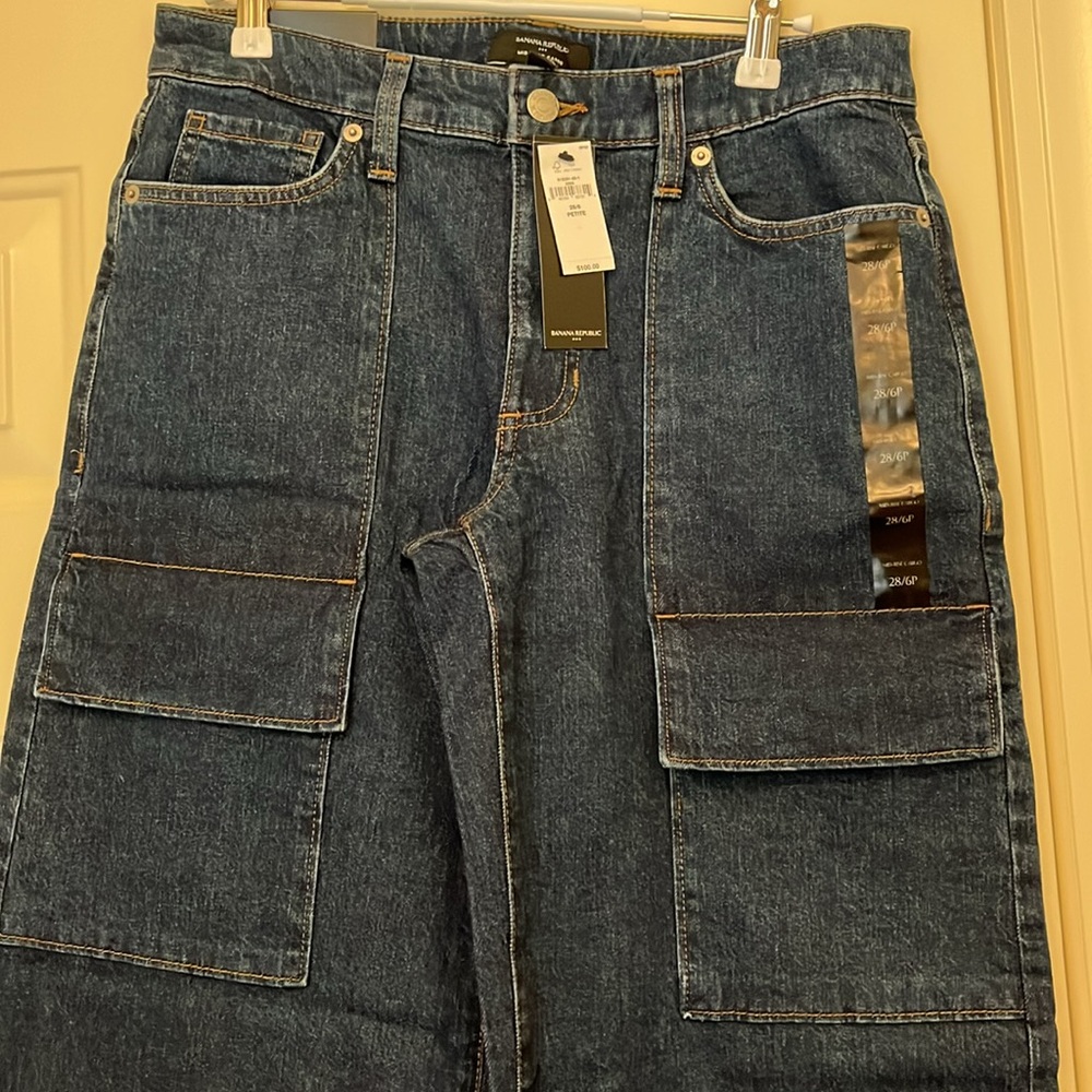Banana Republic Mid-Rise Dark Wash Straight Cargo Jeans/NWT/28 Petite - Picture 3 of 13